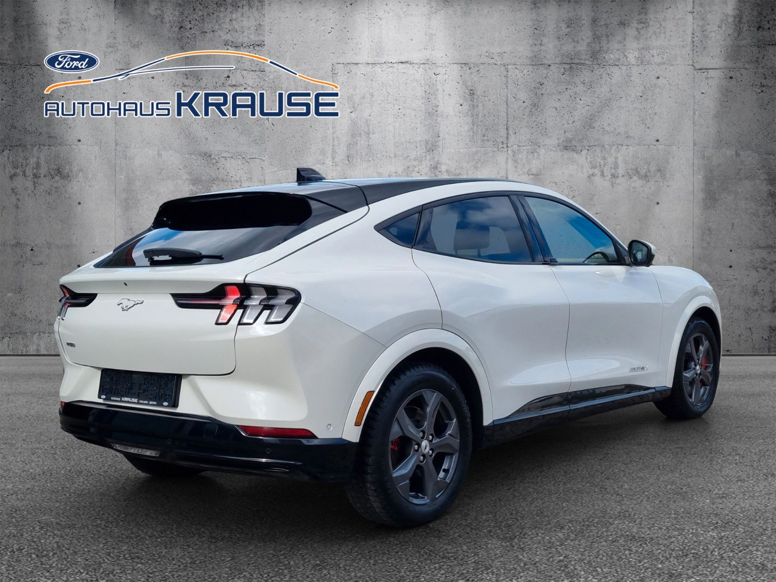 Fahrzeugabbildung Ford Mustang Mach-E White Edition AWD