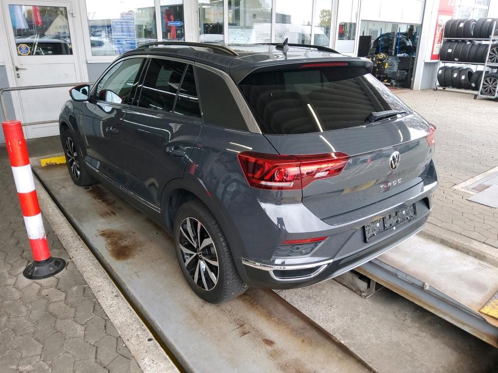 Fahrzeugabbildung Volkswagen T-Roc SPORT R-LINE PANONAVI BEATS SITZH. 1H