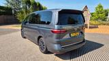 Volkswagen T7 Multivan 2.0 TDI SCR DSG Überhang Style Style - VW T7 Multivan von privat