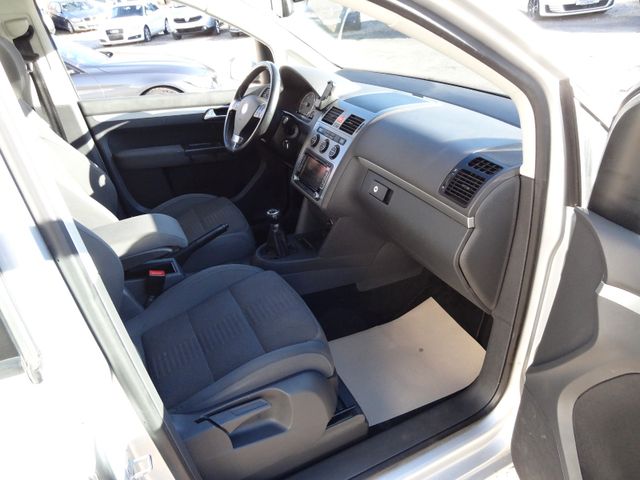 Fahrzeugabbildung Volkswagen Touran Highline/Klima/Navi/PDC/170PS/2.Hand/