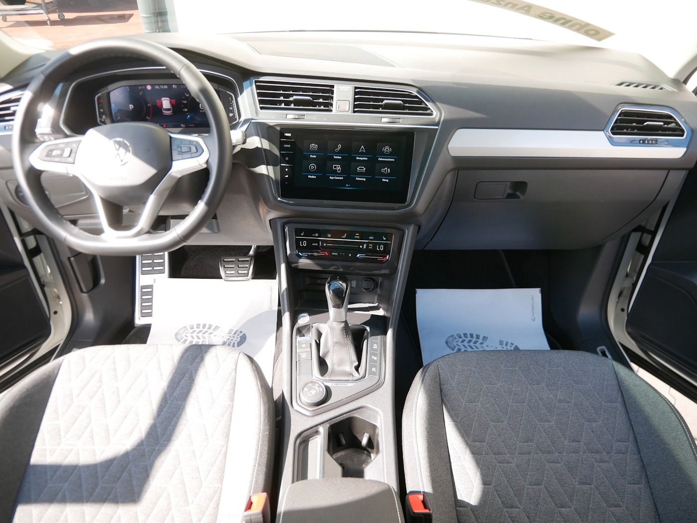 Fahrzeugabbildung Volkswagen Tiguan Allspace 2.0 4x4 Move NEU72T 7-Sitzer DAC