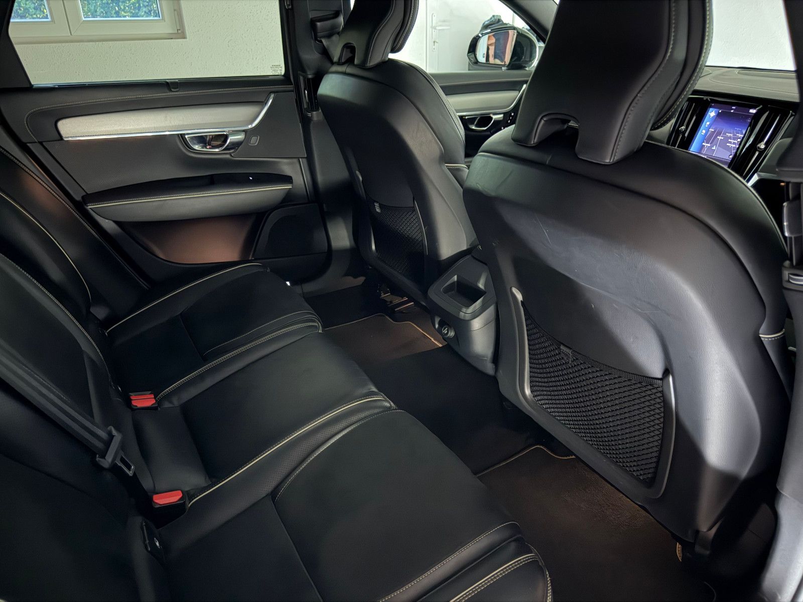 Fahrzeugabbildung Volvo V90 Kombi R Design D5 AWD/MEMORY/AHK/LED/KAM