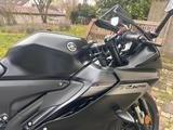 Yamaha YZF-R 125 - YAMAHA SCHWARZ YZF R 125