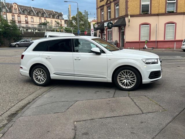 AUDI Audi Q7 3.0 TDI Quattro  S-Line