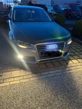 Audi A4 B8 - Audi A4 aus 2010 mit Diesel-Antrieb: Limousine
