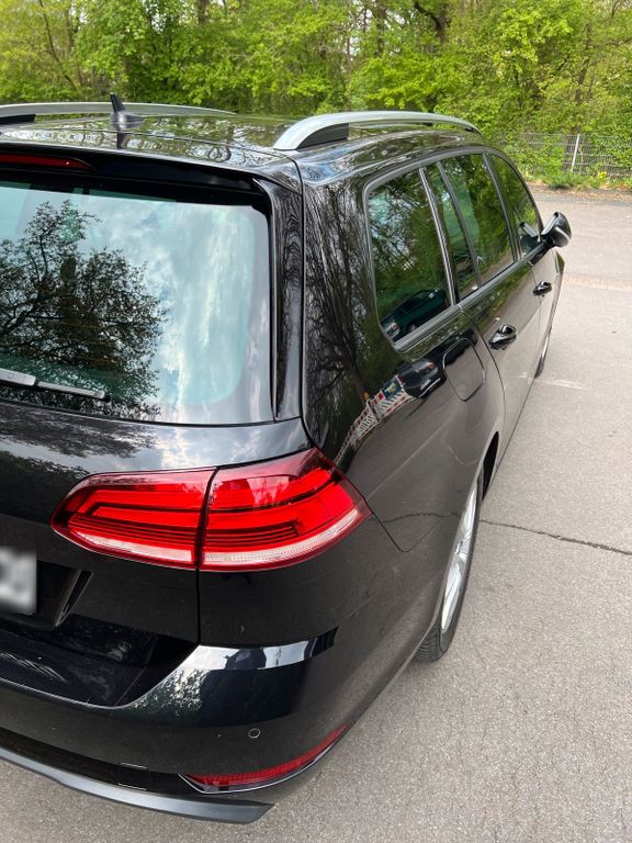 Image of Volkswagen Golf