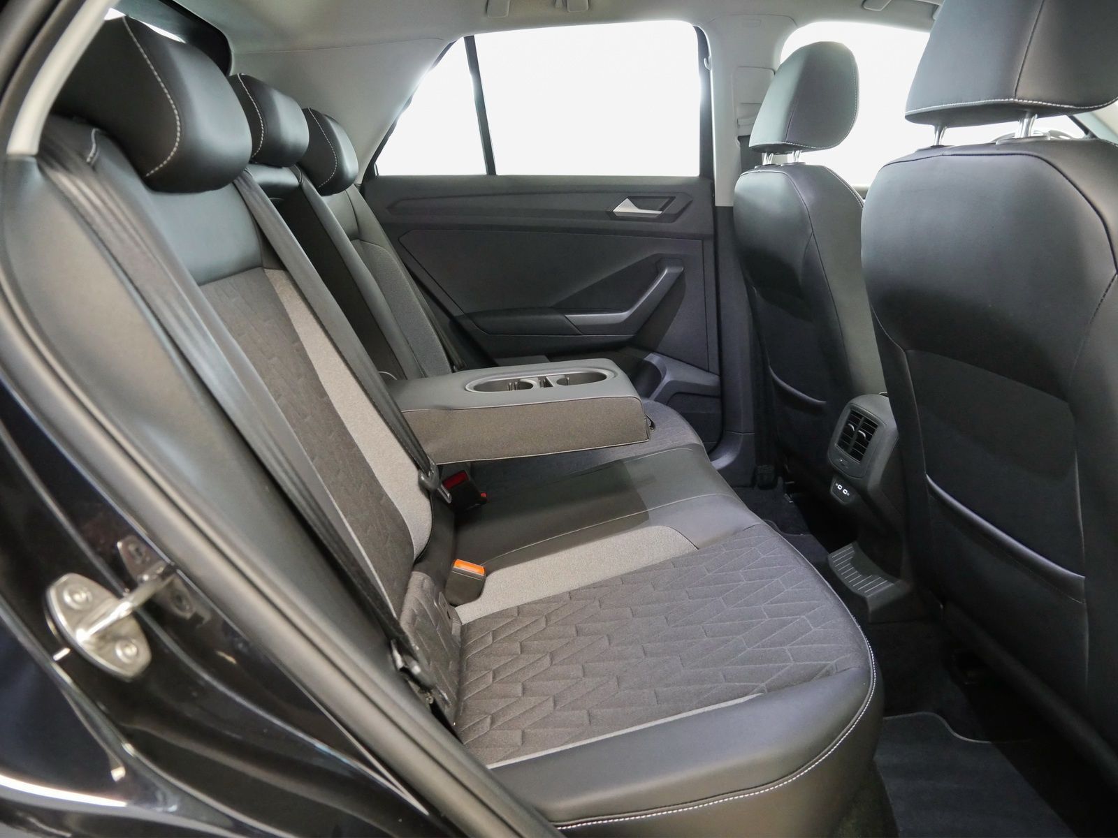 Volkswagen T-Roc - Bild 16