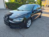 Volkswagen Jetta VI Trendline BMT - Volkswagen Jetta: Trendline