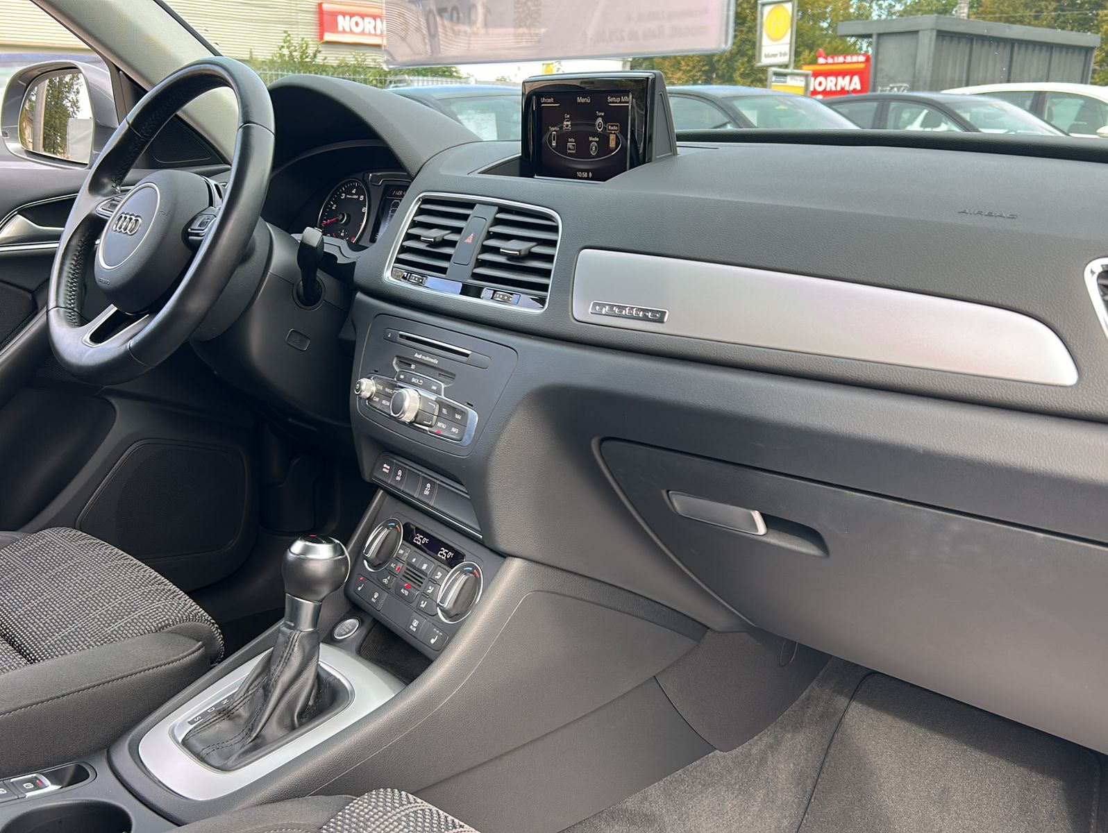 Fahrzeugabbildung Audi Q3 2,0 TFSI sport quattro