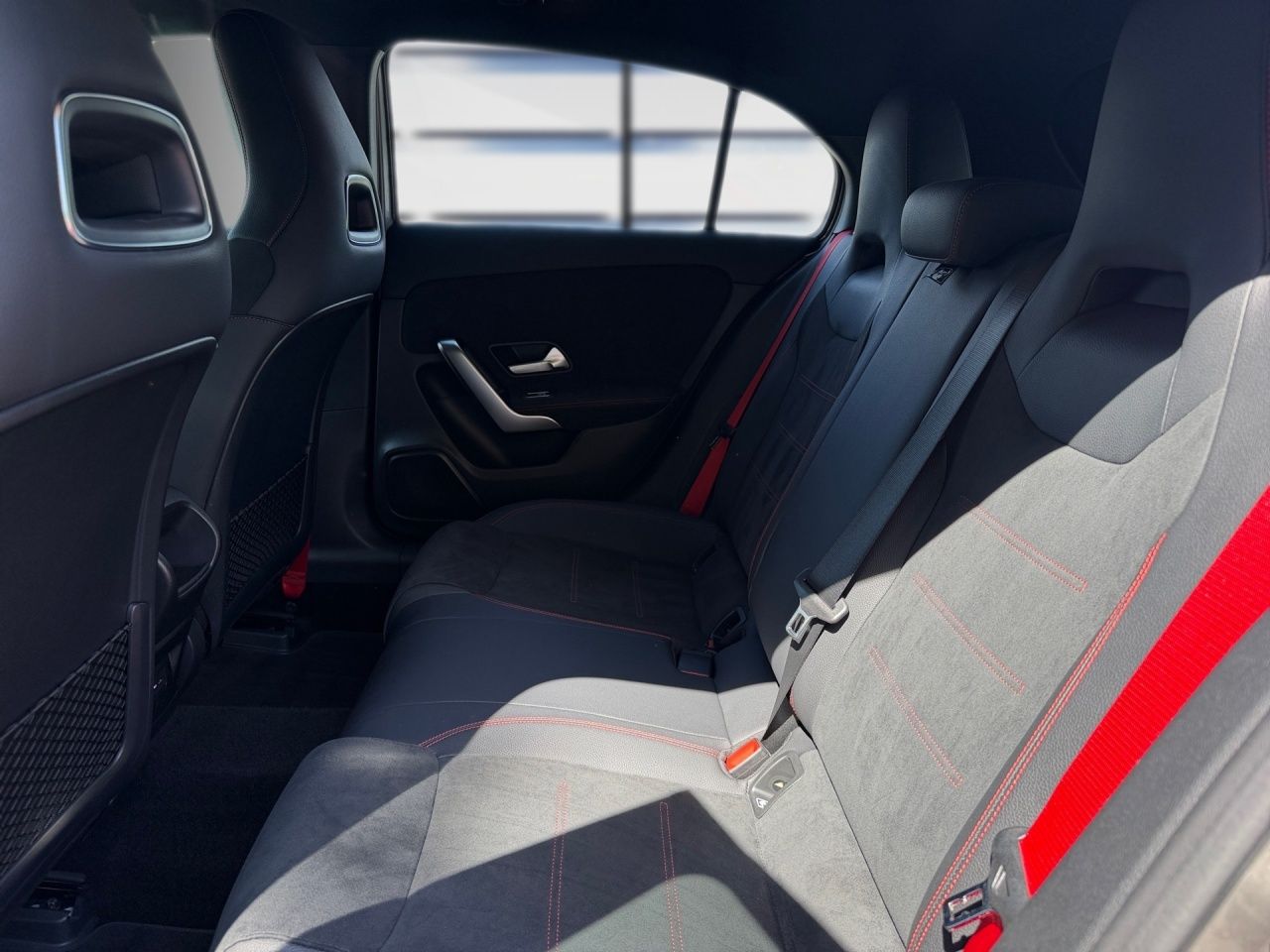 Fahrzeugabbildung Mercedes-Benz AMG A 45 4M+ MEMORY+MULTIBEAM+CARPL+AMBIENT+KEYL