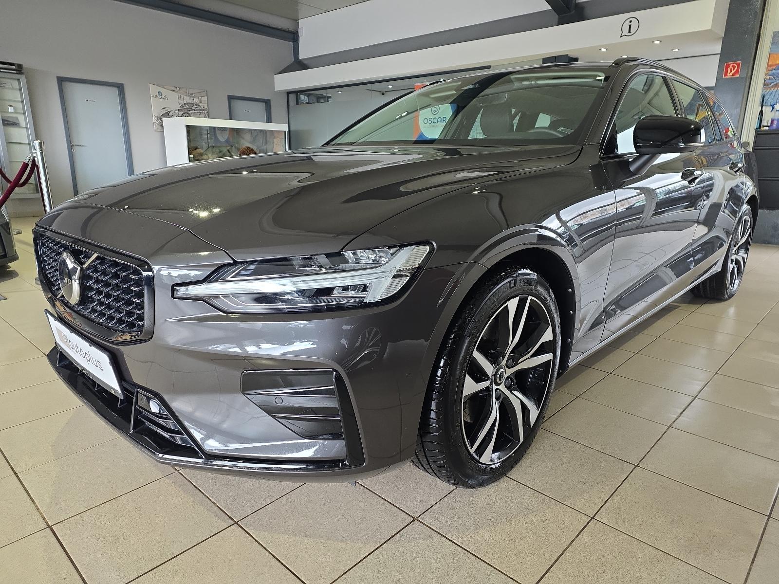 Volvo V60 B4 (D) Plus Dark AHK Sitzklima Pano Kamera