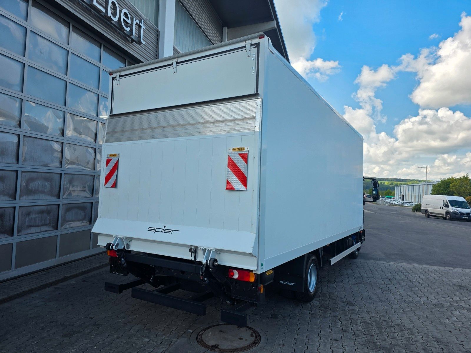 Fahrzeugabbildung Iveco Eurocargo ML75E16 LBW 1.000kg Klima Schalter