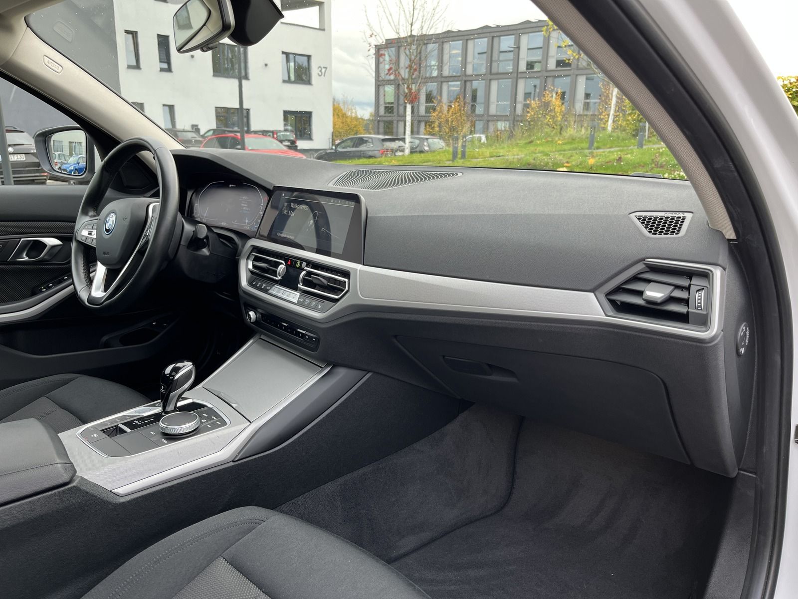 BMW 330 e Advantage | Navi | DAB | LED |Sitzheizung foto 15