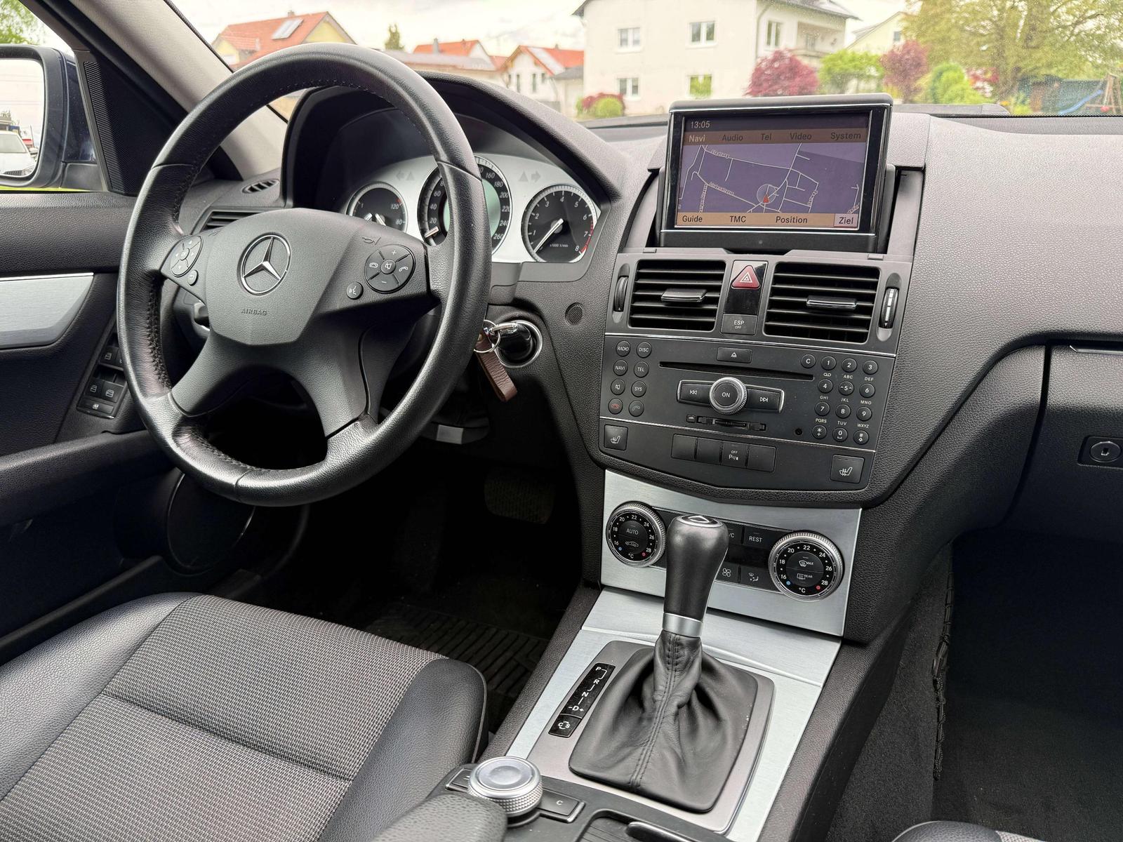Mercedes-Benz C230 2008 — photo 15