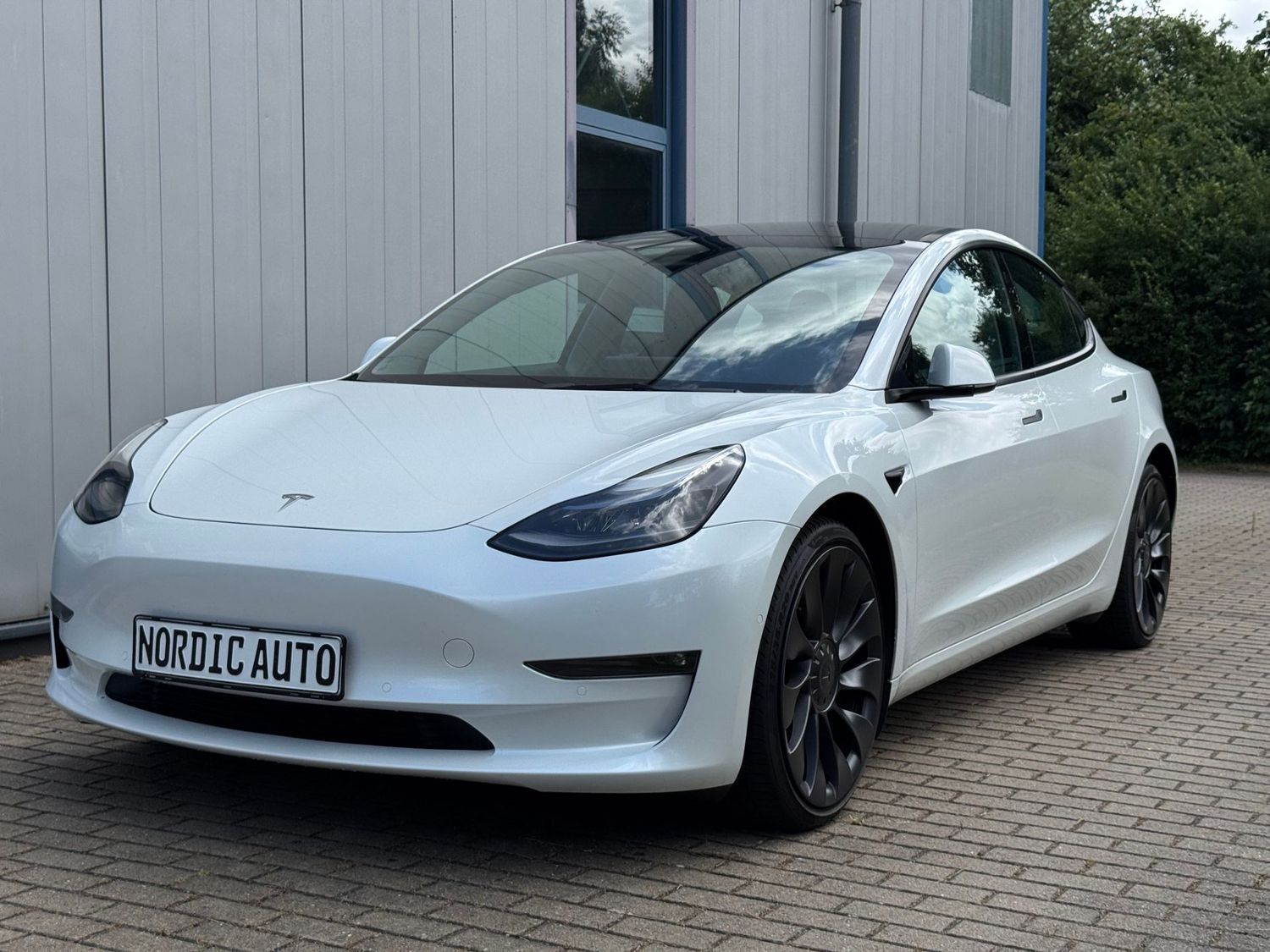 TESLA Model 3 Performance AWD 