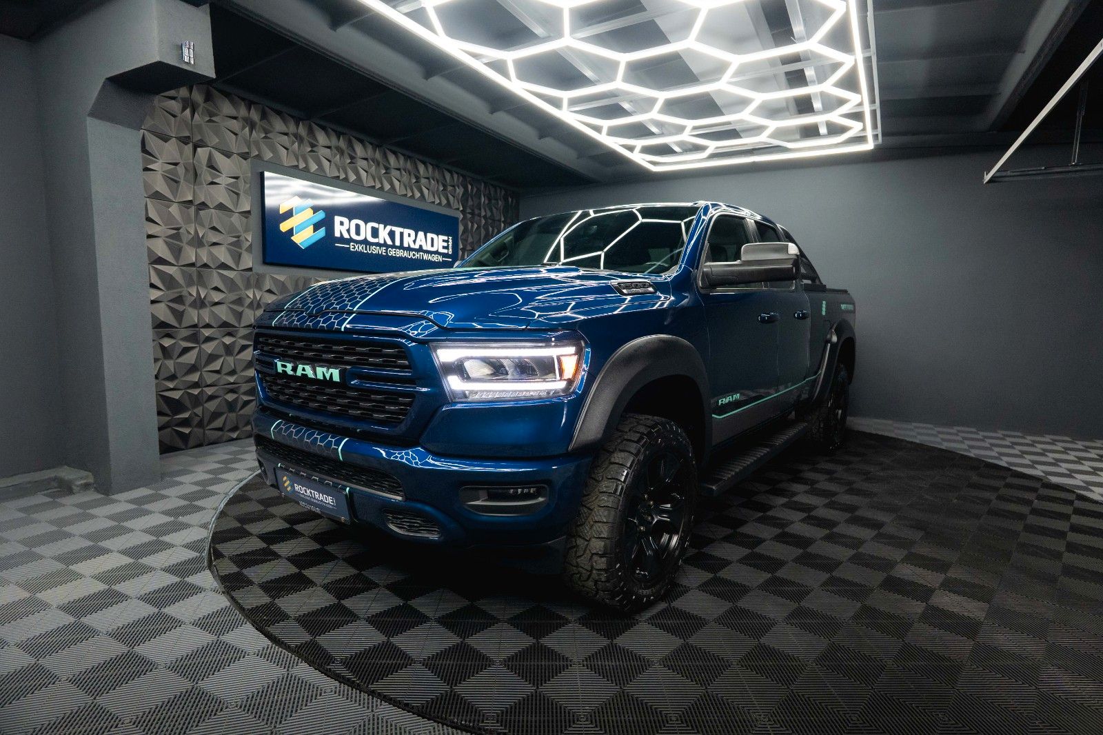 Fahrzeugabbildung Dodge RAM 5.7 V8 HEMI 4x4 BLUE EDITION Offroad LONGBED