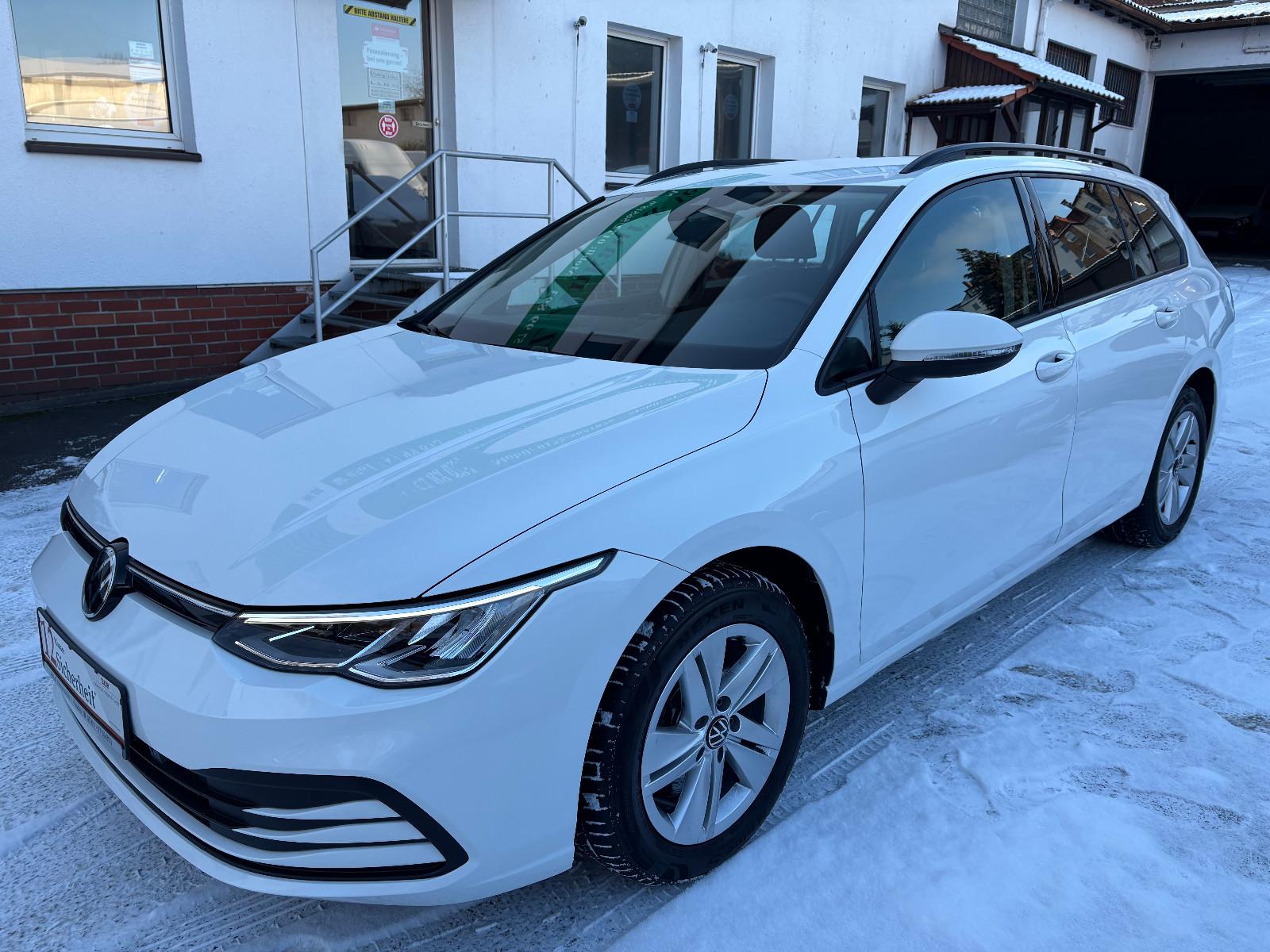 Volkswagen Golf VIII Variant 2.0 TDI DSG Life VIRTUAL NAVI