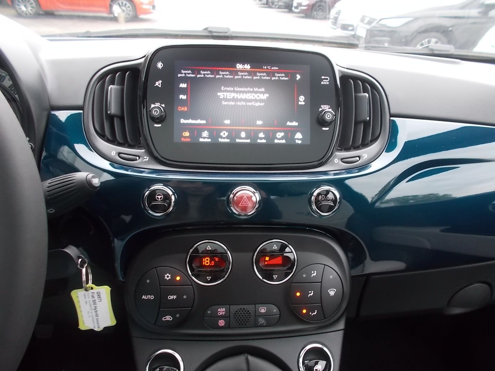 Fahrzeugabbildung Fiat 500 Dolcevita 1.0 Hybrid + Klimaautomatik