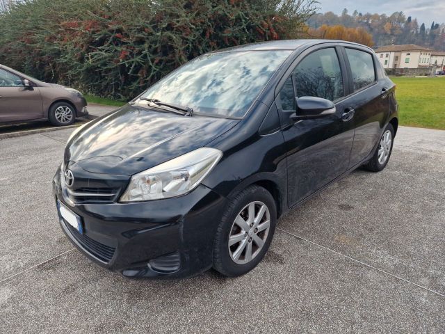 Toyota Yaris 1.0 benz 69cv 5 p Lounge NEOPATENTA