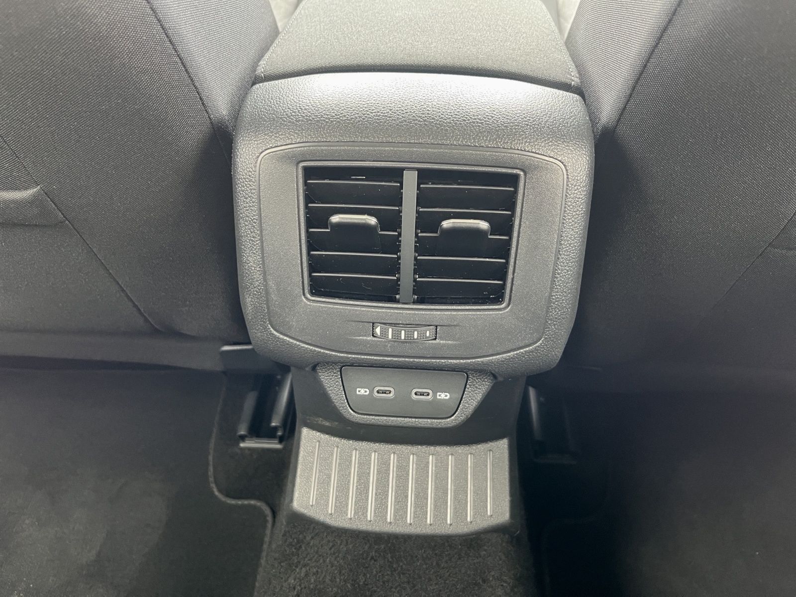 Volkswagen T-Roc - Bild 17