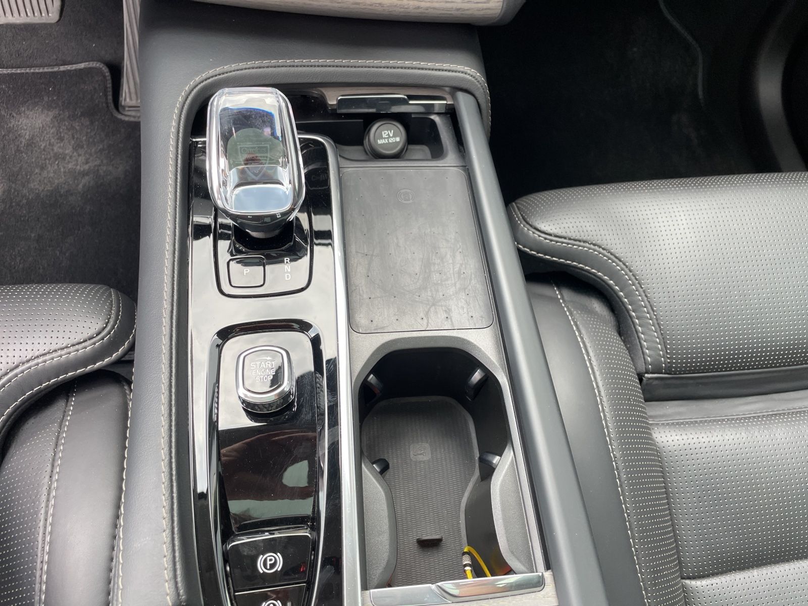 Volvo XC90 T8 AWD Plus Dark LUFT AHK PANO 360° foto 17