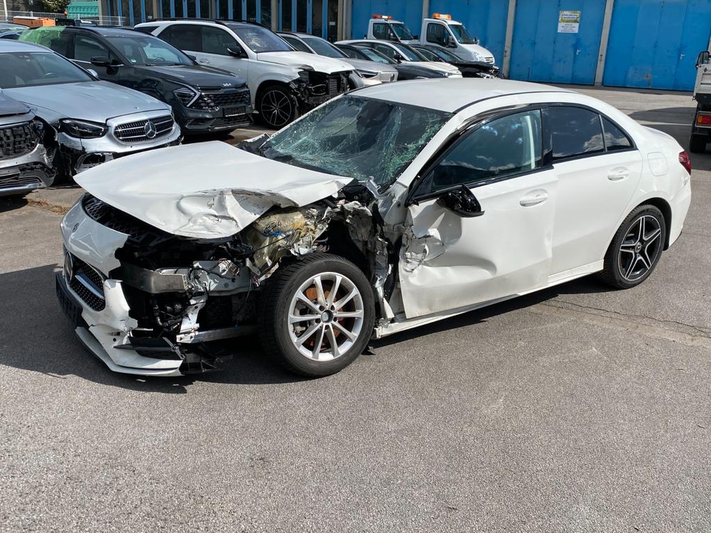 MercedesBenz A 250e Limousine AMGLineNightpaket360Cam 2022