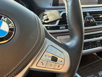 BMW 740 - 8