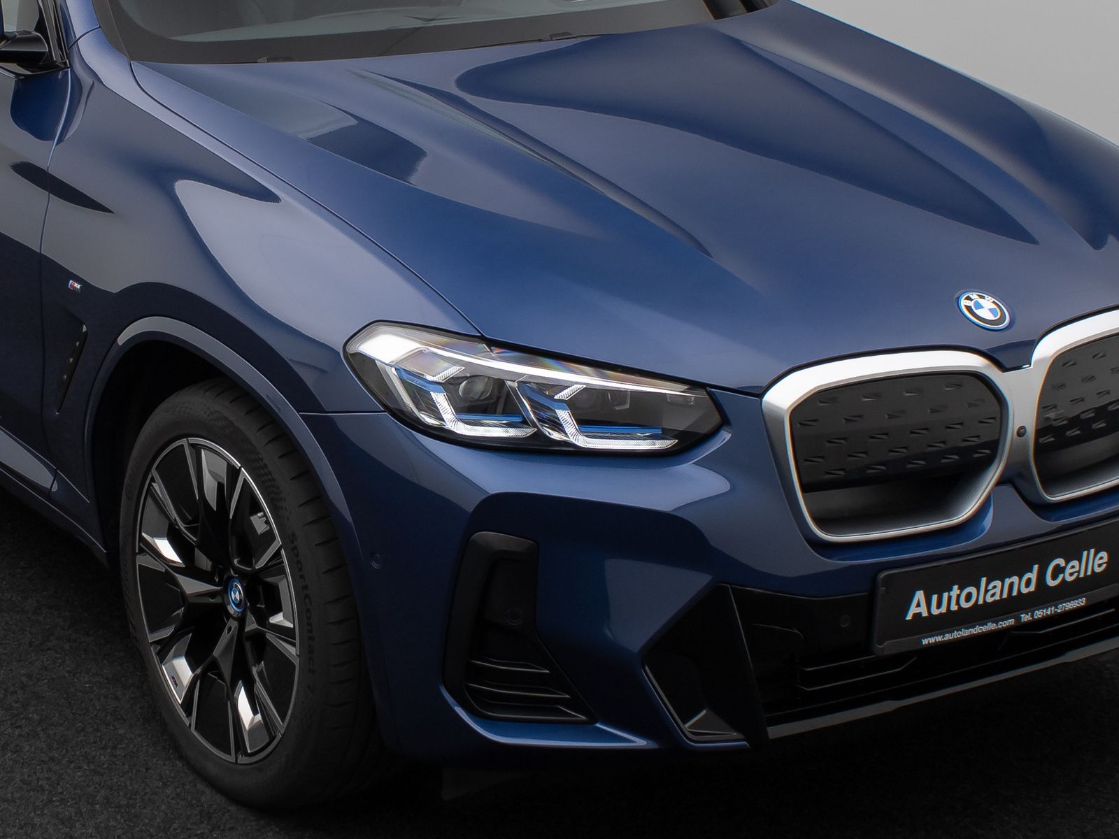 Fahrzeugabbildung BMW iX3 Impressive M Sport Panoram Laser 360°HUD H/K