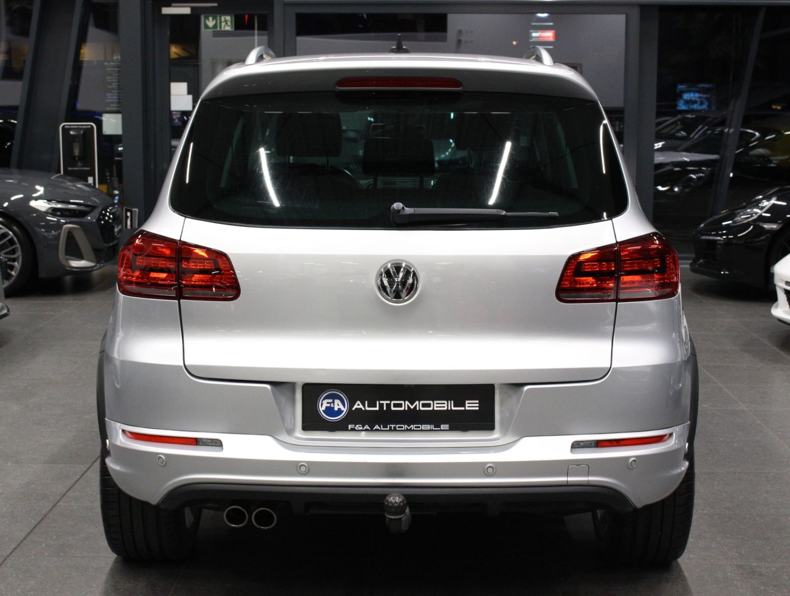 Fahrzeugabbildung Volkswagen Tiguan Sport & Style BMT 4Motion R Line*TOP