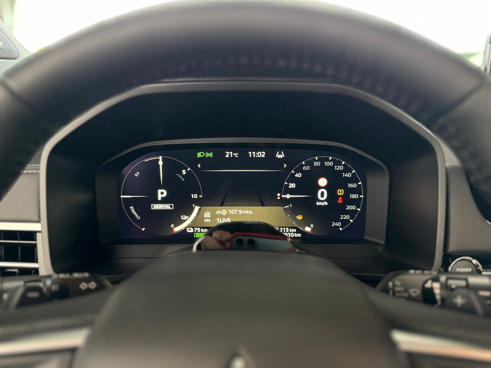 Fahrzeugabbildung Mitsubishi Plug-in Hybrid Outlander Intro Edition