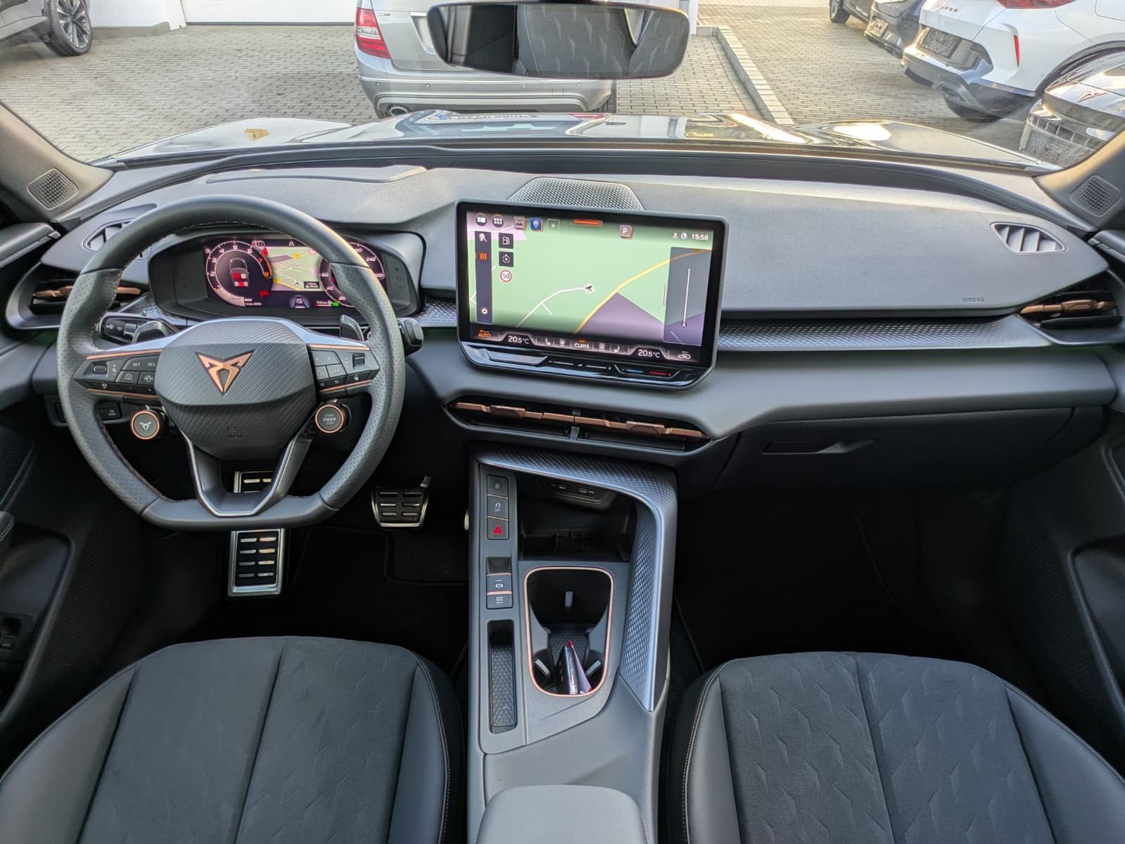 Fahrzeugabbildung CUPRA Terramar 1.5 eTSI 360°HUD*MATRIX*PANO*DCC*20"