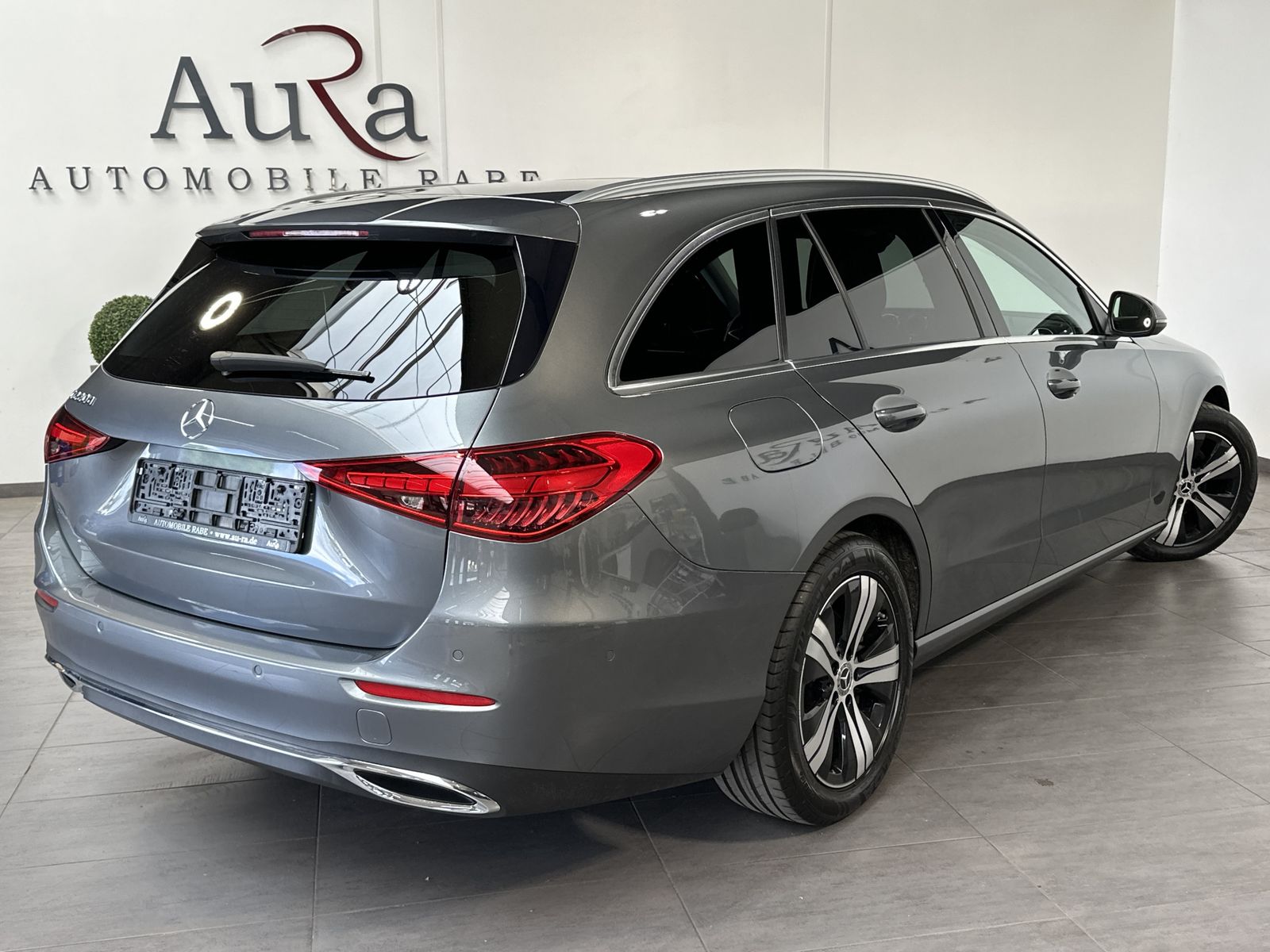 Fahrzeugabbildung Mercedes-Benz C 220d T Avantgarde NAV+LED+AHK+VCOCKPIT+CARPLAY