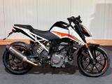 KTM 390 Duke - Leo Vince & neue Reifen - KTM Motorräder in Erfurt