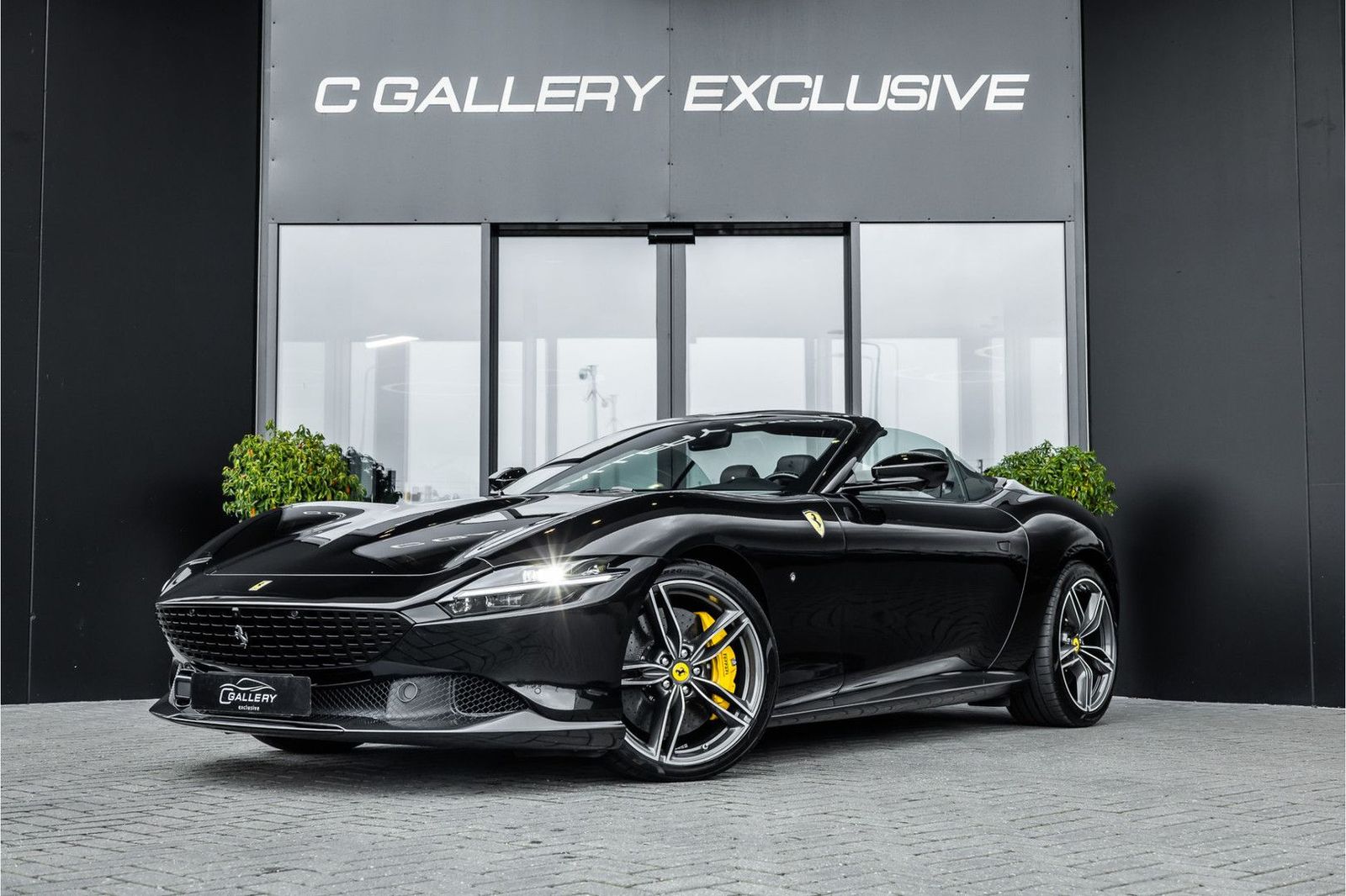 Ferrari Roma Spider 3.9 V8 - Nero Daytona | Full Carbon imagem 3