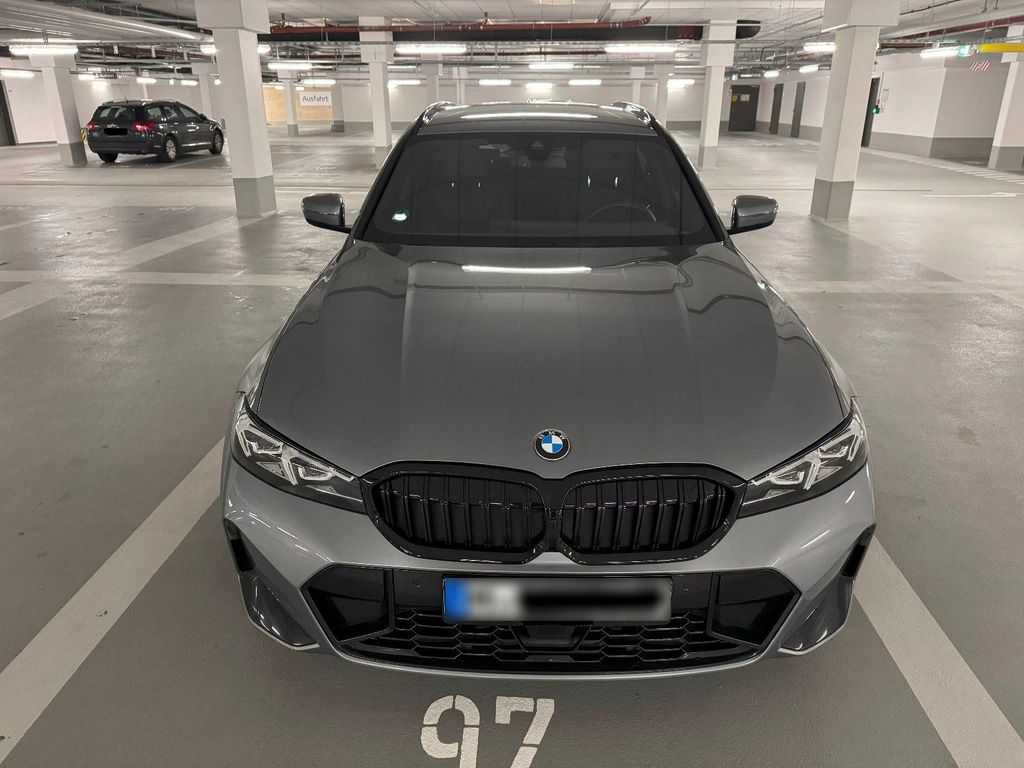 Image of BMW 330