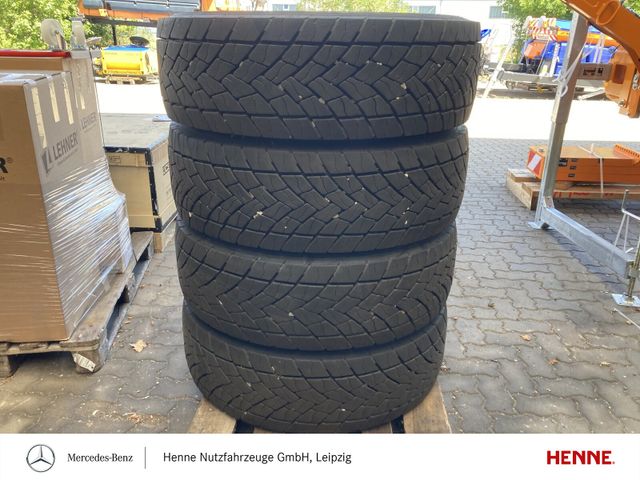 Jiný 1 Rädersatz 295/70 R 22,5 Goodyear für Unimog