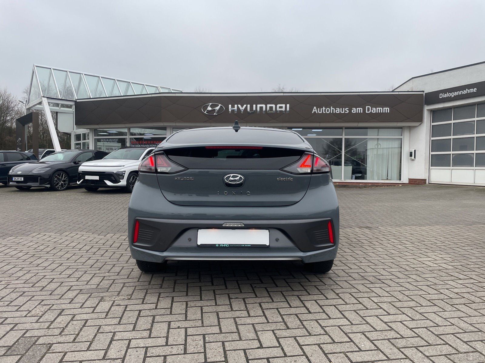 Fahrzeugabbildung Hyundai IONIQ Elektro 39kWh PREMIUM LEDER NAVI