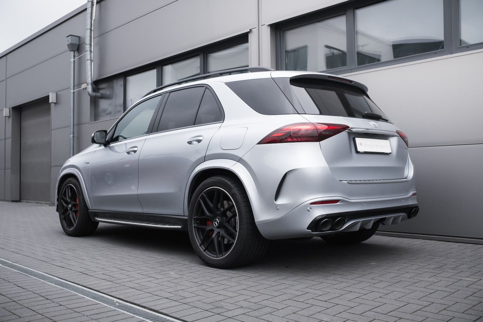 Fahrzeugabbildung Mercedes-Benz GLE 53 AMG-Hybrid-Premium-Plus-Manufaktur Paket