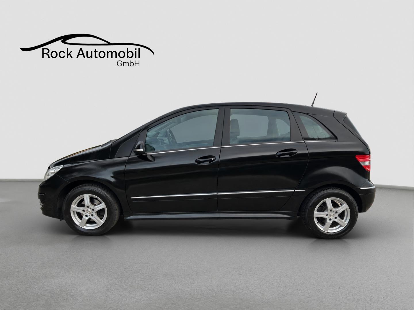 Mercedes-Benz B 180 8G KLIMA AUTOMATIK PANO TEMPO SHZ TÜV NEU