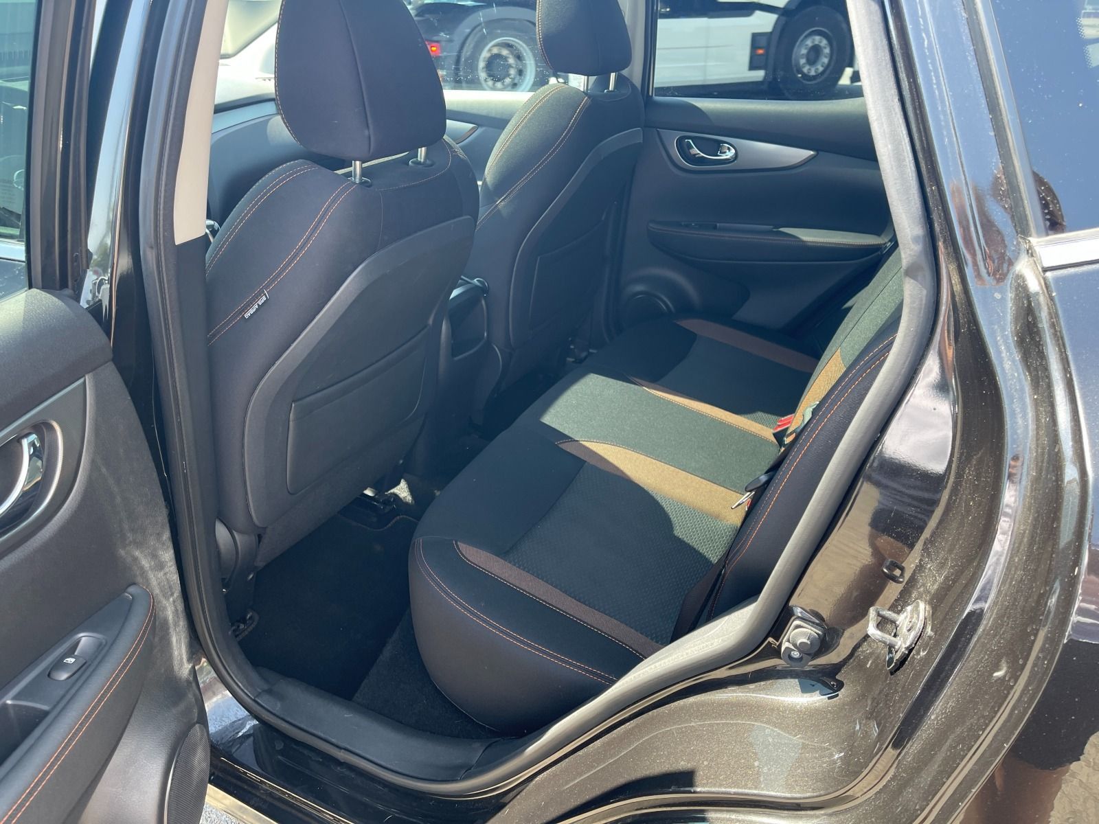 Fahrzeugabbildung Nissan Qashqai 1.3 DiG-T N-Motion 1. Hand/AHK/Pano/360°