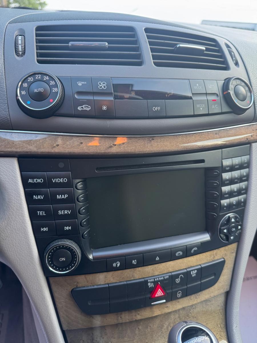 Mercedes-Benz E280 2008 — photo 15