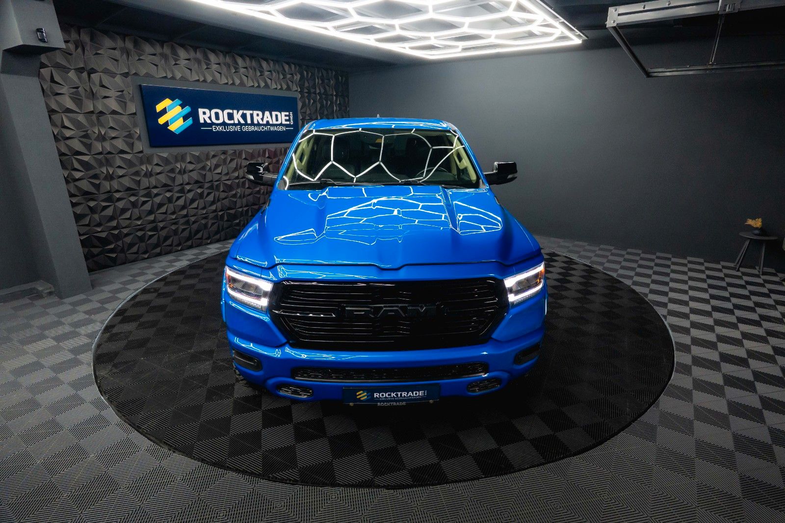 Fahrzeugabbildung Dodge RAM 5.7 V8 HEMI 4x4 LARAMIE Offroad Night LED