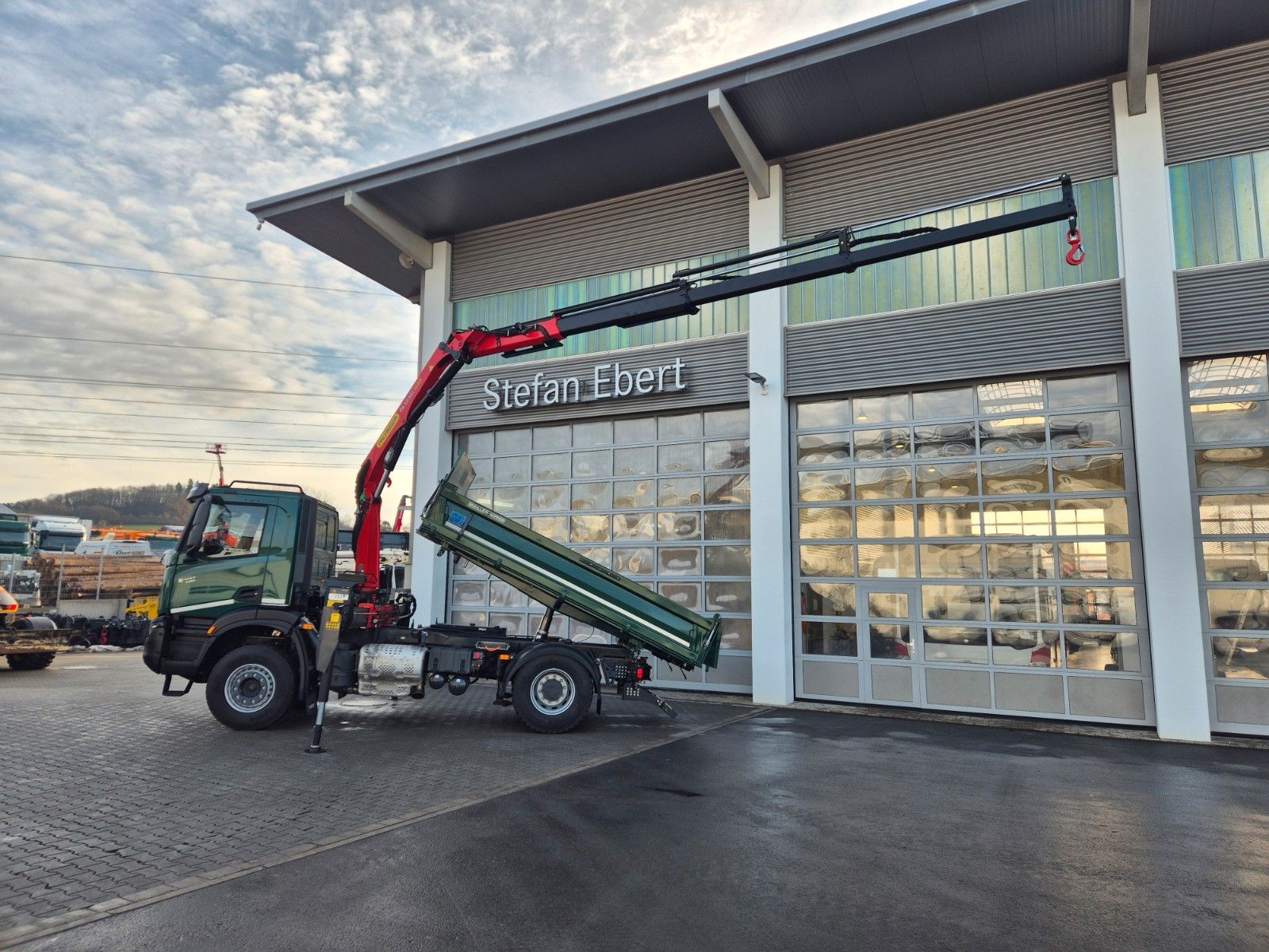 Fahrzeugabbildung Iveco AD200X40/P HR OFF 4x2 Palfinger PK 12.501 FunK