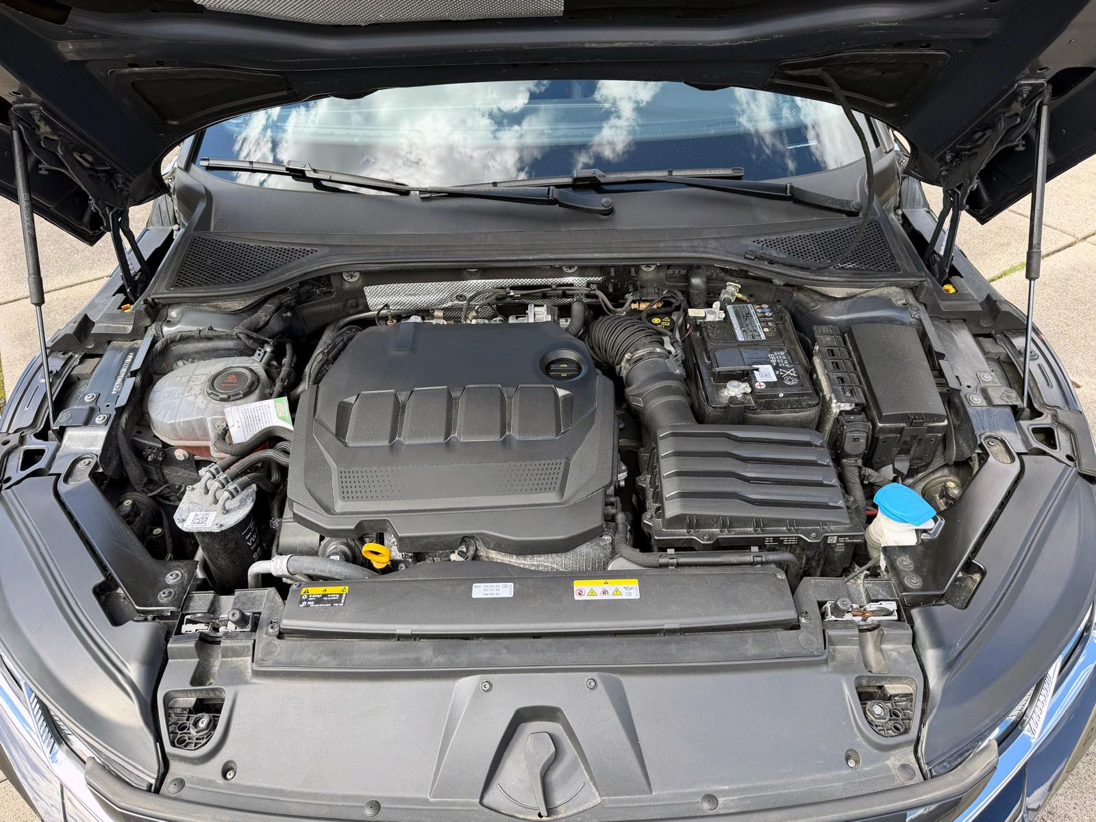 Fahrzeugabbildung Volkswagen Arteon SB 2.0TDI DSG R-Line 4M ACC KAM H&K AHK