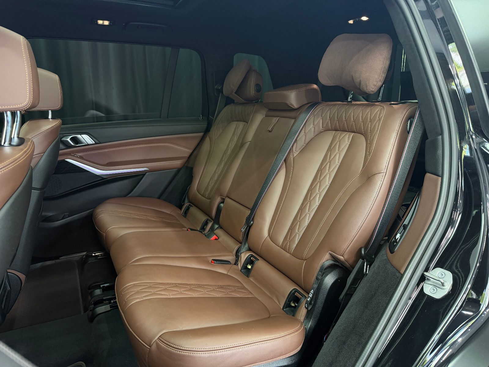 Fahrzeugabbildung BMW X7 xDrive 40 d M Sport PRO|SKY-LOUNGE|7-SITZE|