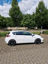 Toyota Auris 1.8 Edition S+ - Toyota Auris Gebrauchtwagen in Frankfurt