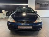 Ford Focus 1.6 / AHK+Klima+Schiebedach - Ford Focus aus 2003: Kombi