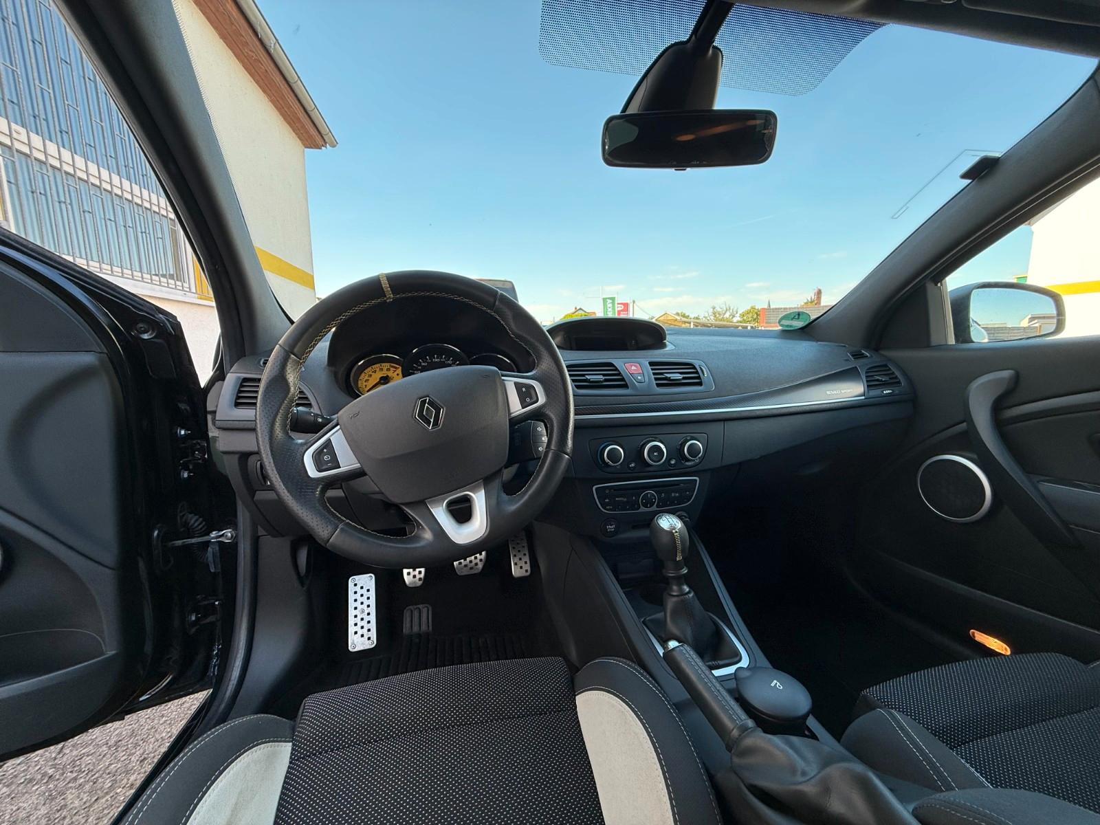 RENAULT MEGANE III - COUPE RS - 250 CV -  BVM - PACK SPORT