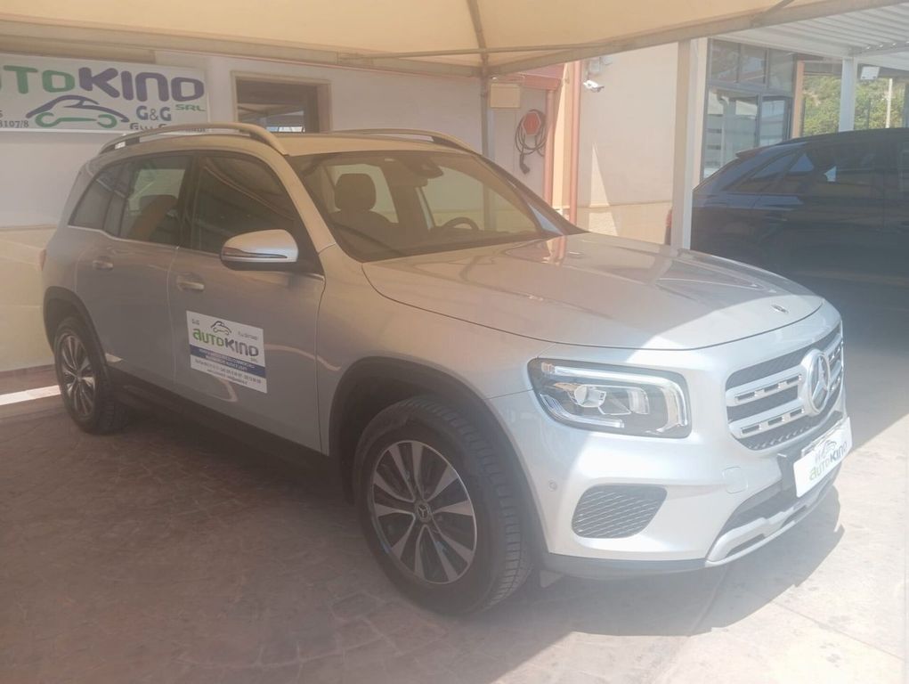 Image of Mercedes-Benz GLB 220