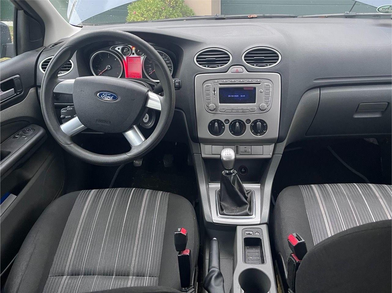 Ford Focus 2010 — photo 5